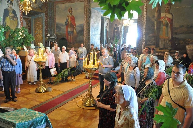 Єпископ Боярський Феодосій звершив Божественну літургію в день Святої Трійці