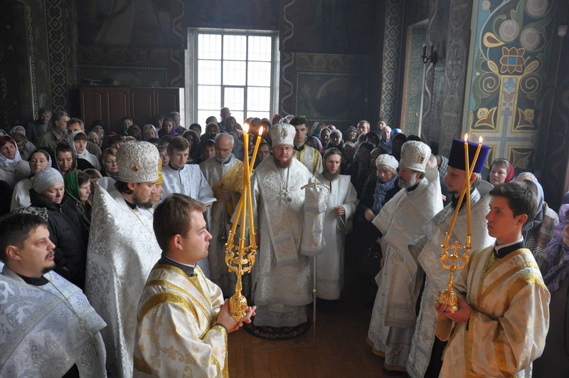 Єпископ Боярський Феодосій звершив Літургію в Дмитрівську поминальну суботу