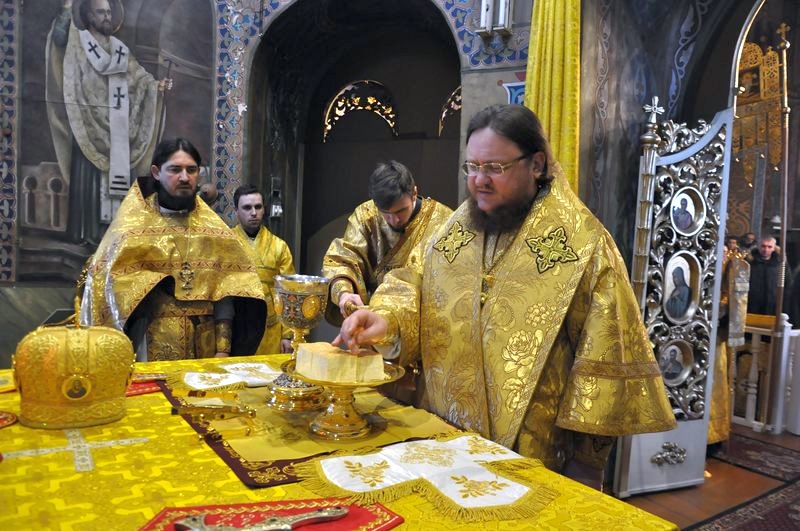 Єпископ Боярський Феодосій звершив Літургію в Неділю сиропустну