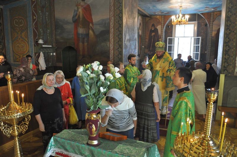 Напередодні дня пам’яті перенесення мощей прп.Феодосія Києво-Печерського єпископ Боярський Феодосій звершив богослужіння у нашому храмі