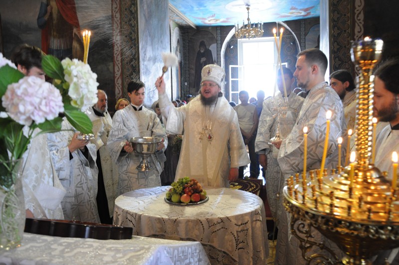 Архієпископ Боярський Феодосій звершив Літургію в день свята Преображення Господнього